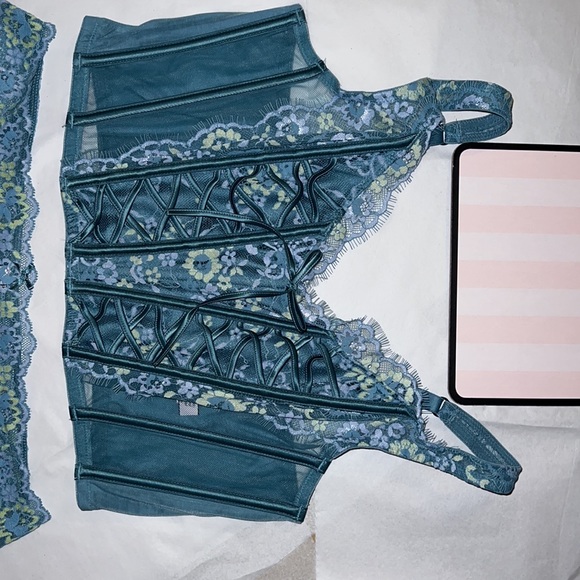 (L) 2pcs Victoria’s Secret Dream Angels Collection Set Corset & Cheeky Panty - Picture 7 of 17